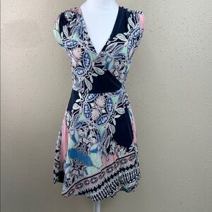 Yumi Kim Size S Pink & Navy parsley Floral SOHO Mixer Wrap boho  Mini Dress